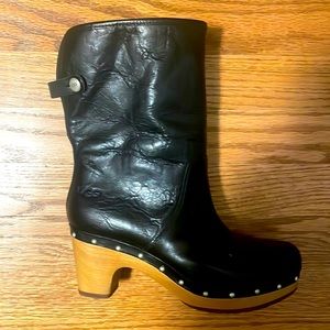EUC Black Ugg Boot